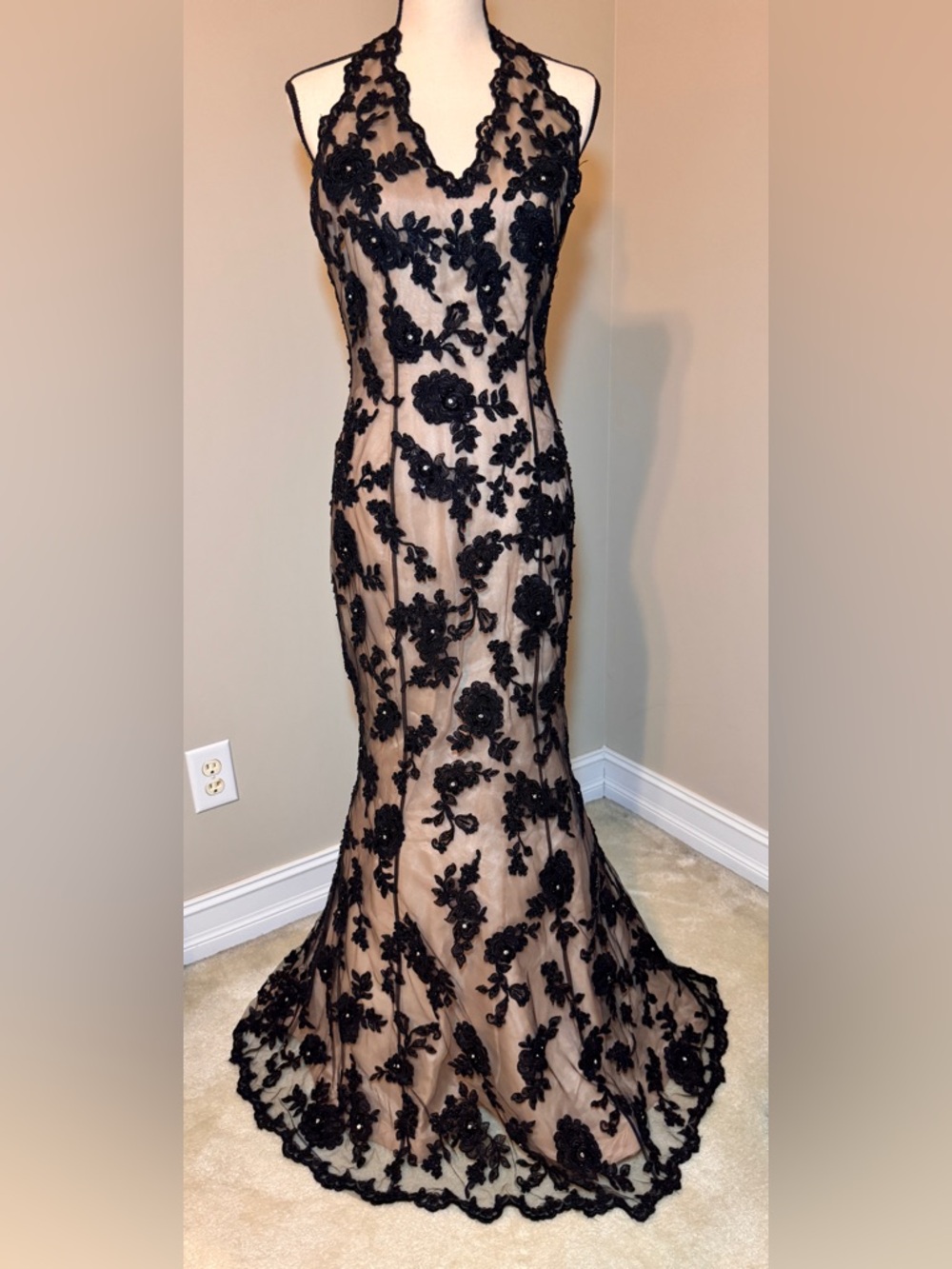 Jovani Black Lace Nude Illusion Mermaid Gown Halter Backless Formal Dress Size 6